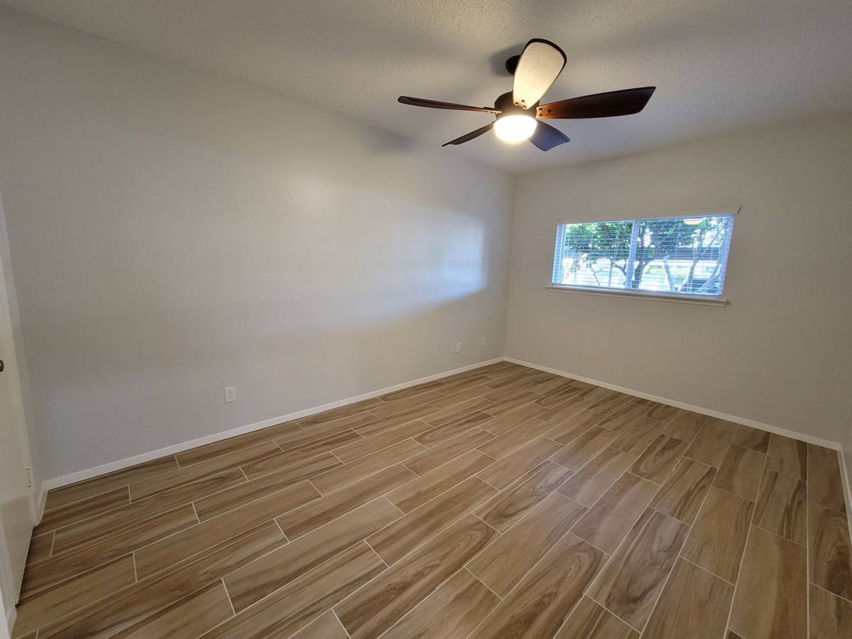 Apartment for rent at 7055 N Holiday, Galveston, TX 77550