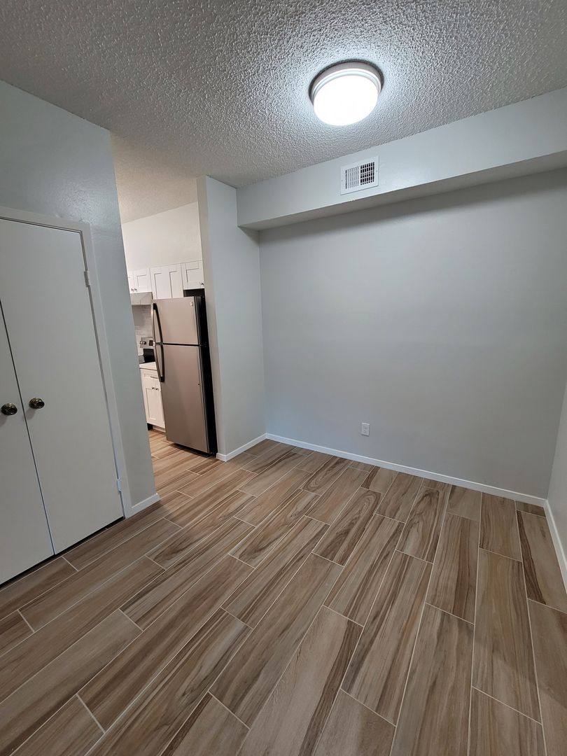 Apartment for rent at 7055 N Holiday, Galveston, TX 77550