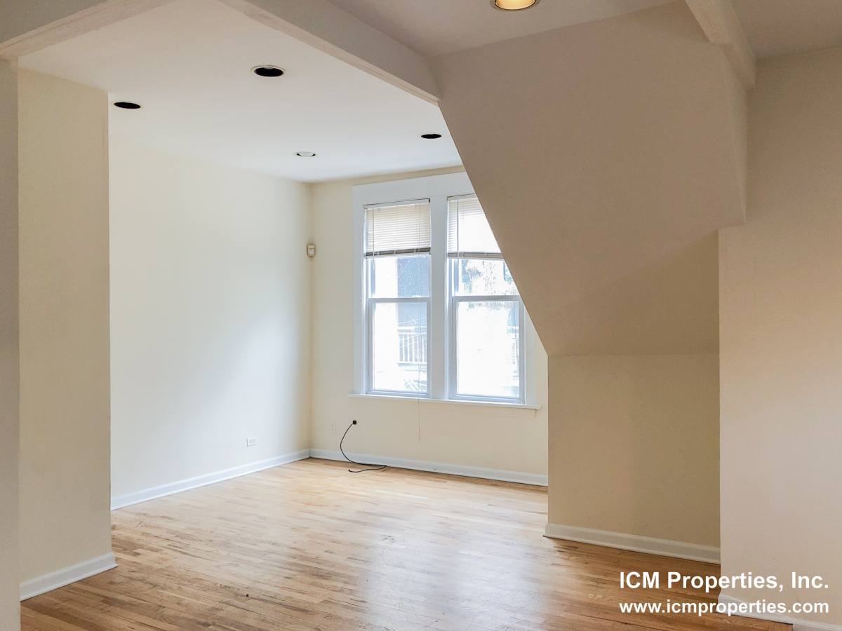 Apartment for rent at 3250 N Lakewood Ave #CH1, Chicago, IL 60657
