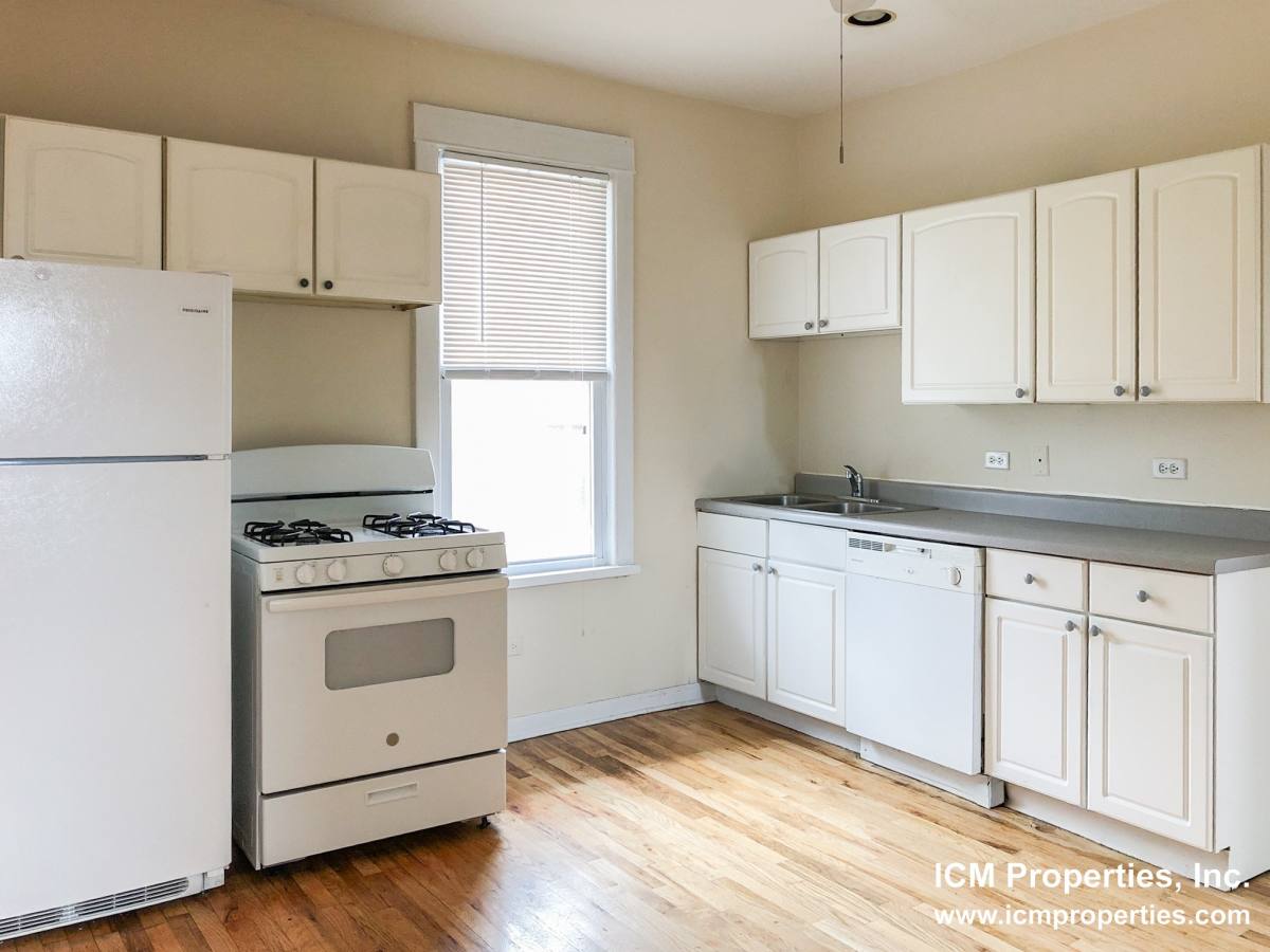 Apartment for rent at 3250 N Lakewood Ave #CH1, Chicago, IL 60657