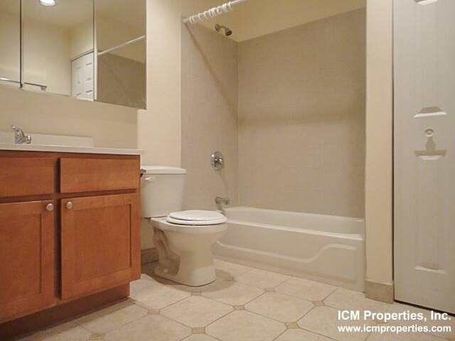 Apartment for rent at 3818 N Sheffield Ave #1, Chicago, IL 60613