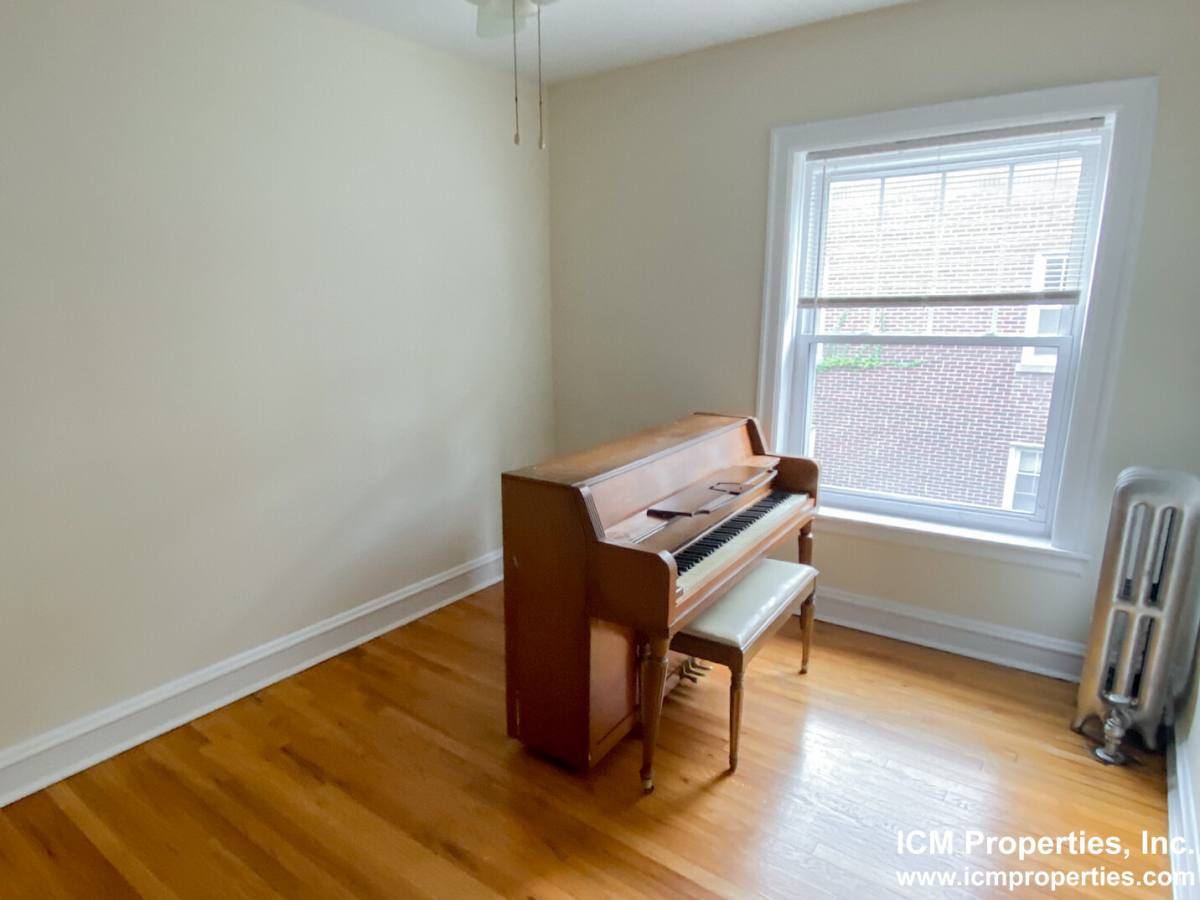 Apartment for rent at 2000 W Foster Ave #2C, Chicago, IL 60640