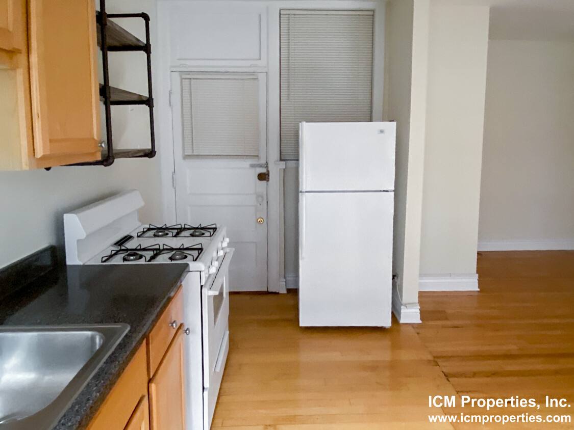 Apartment for rent at 2000 W Foster Ave #2C, Chicago, IL 60640
