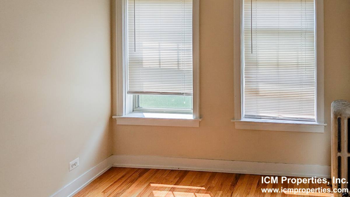 Apartment for rent at 1916 W Winona St #1, Chicago, IL 60640