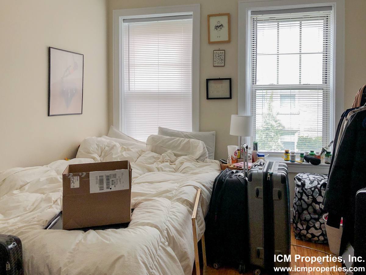 Apartment for rent at 1916 W Winona St #1, Chicago, IL 60640