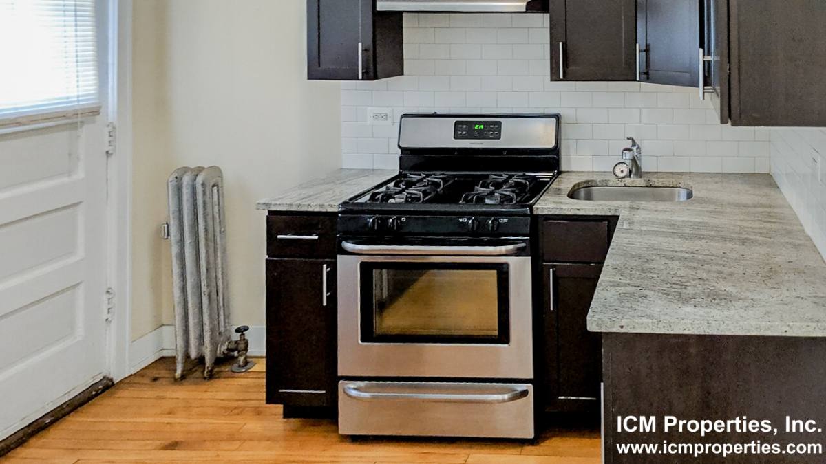 Apartment for rent at 1916 W Winona St #1, Chicago, IL 60640
