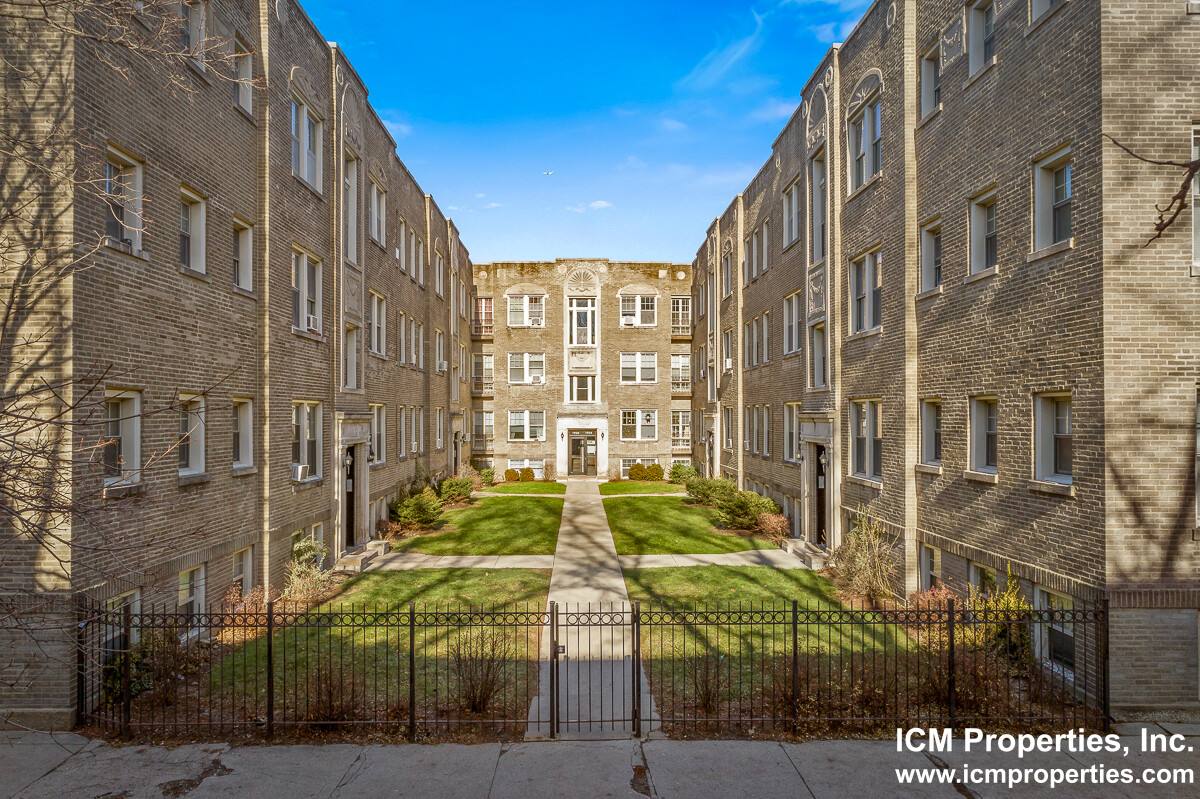 Apartment for rent at 1916 W Winona St #1, Chicago, IL 60640