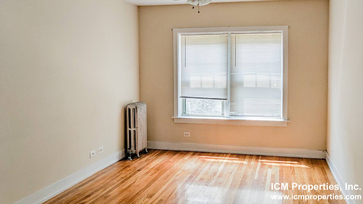 Apartment for rent at 1916 W Winona St #1, Chicago, IL 60640