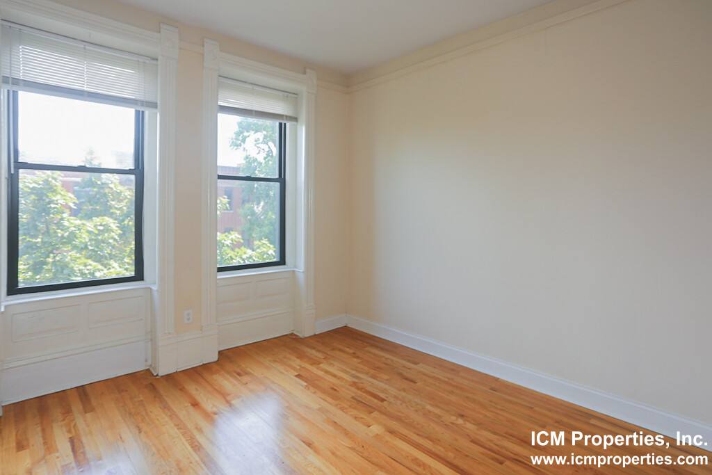 Apartment for rent at 2954 N Racine Ave #3F, Chicago, IL 60657