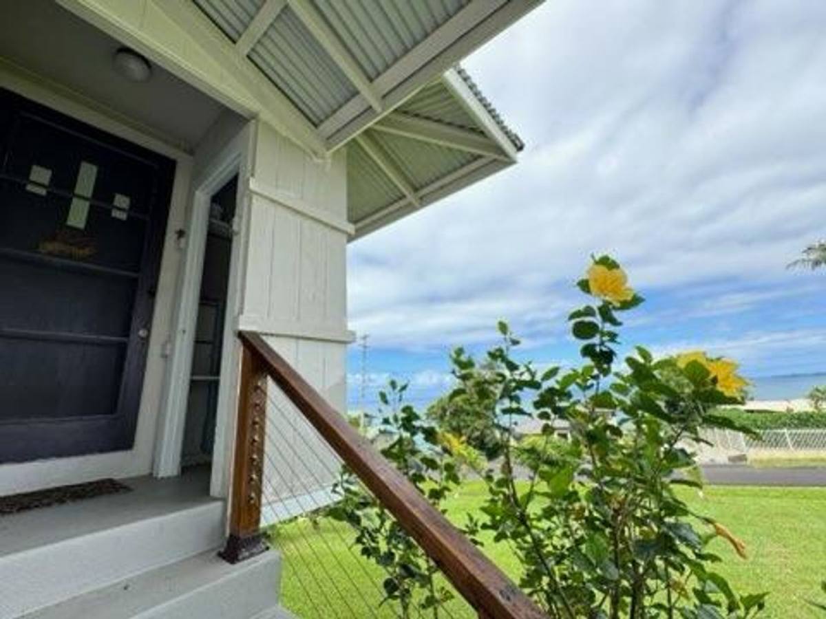 House for rent at 10 Paukaa Dr, Hilo, HI 96720