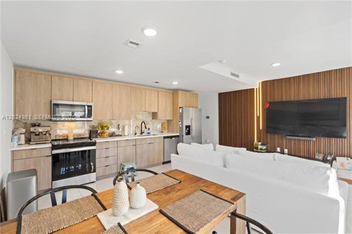 Townhouse for rent at 14595 SW 261st St, Homestead, FL 33032