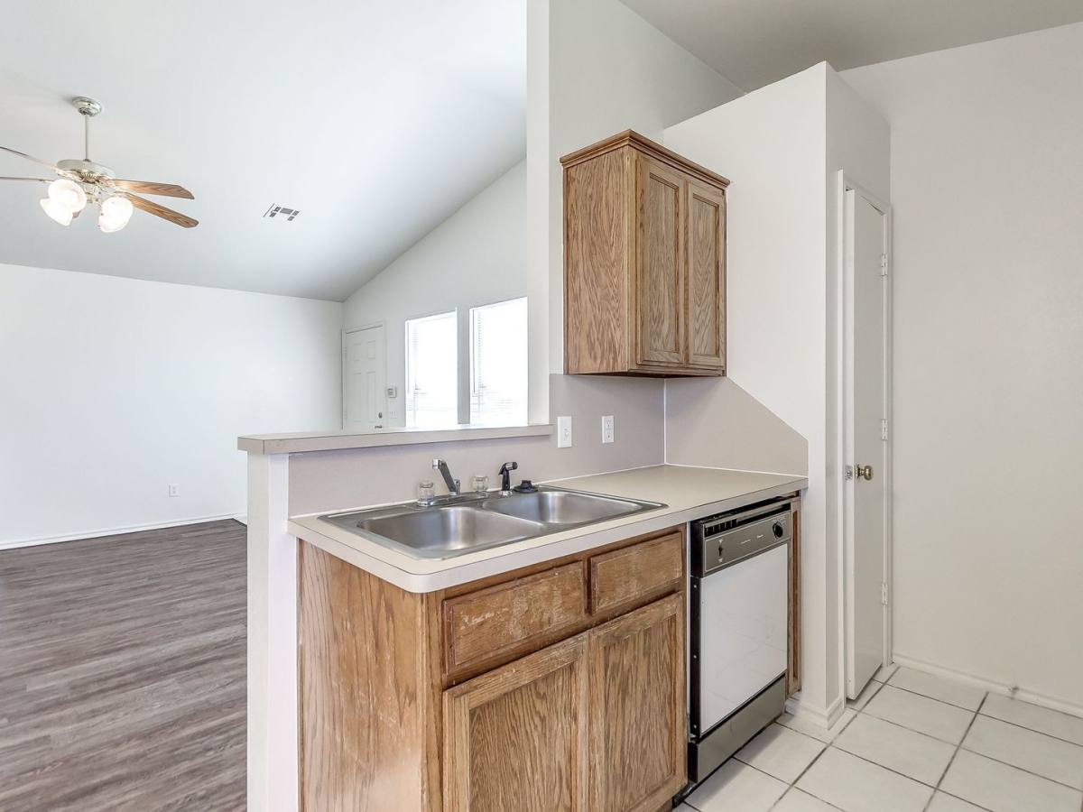 House for rent at 1640 High Circle, Norman, OK 73071