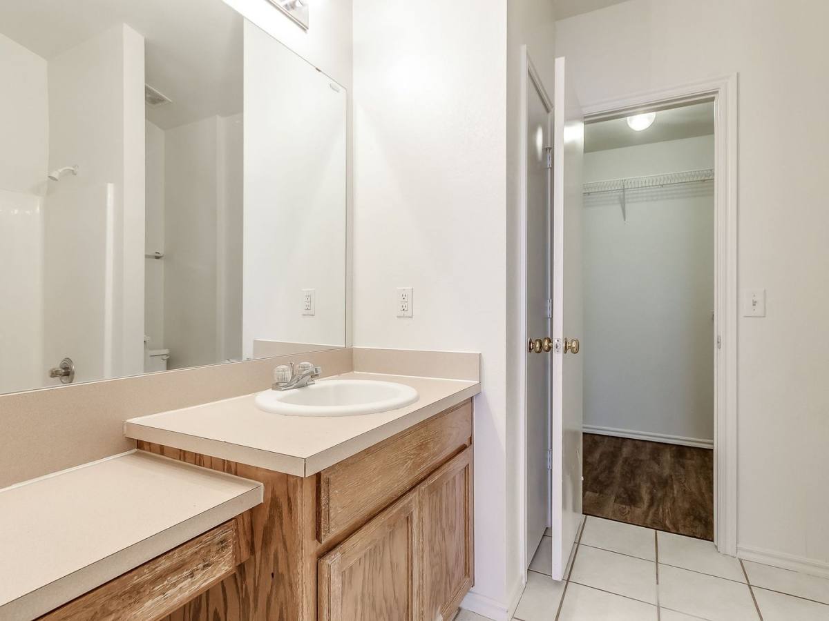 House for rent at 1640 High Circle, Norman, OK 73071