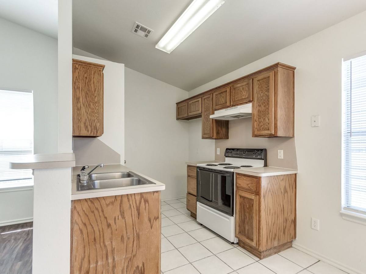 House for rent at 1640 High Circle, Norman, OK 73071