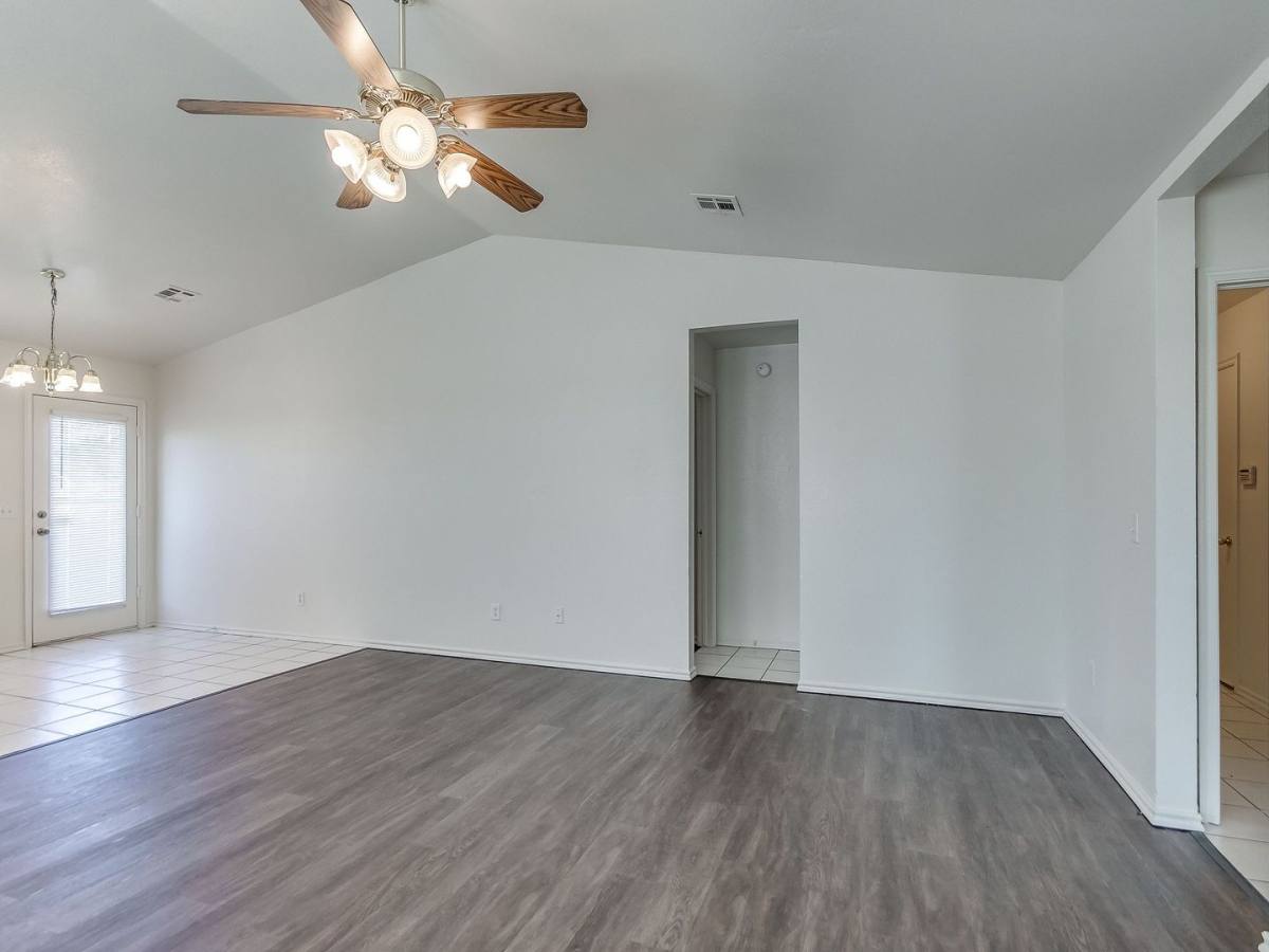 House for rent at 1640 High Circle, Norman, OK 73071