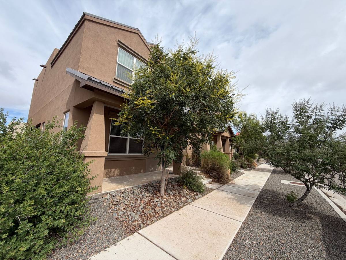 House for rent at 6119 Motherwell Dr SE, Albuquerque, NM 87105