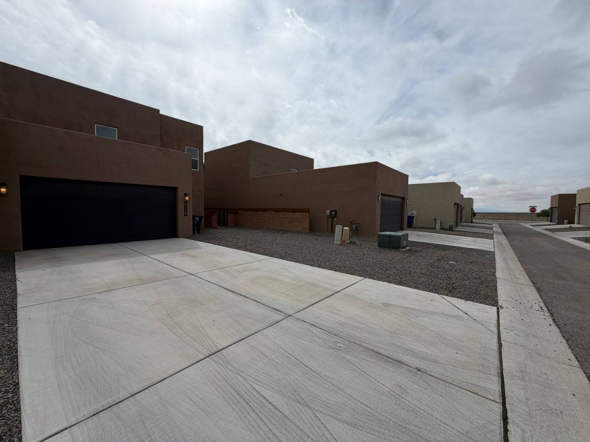 House for rent at 6119 Motherwell Dr SE, Albuquerque, NM 87105