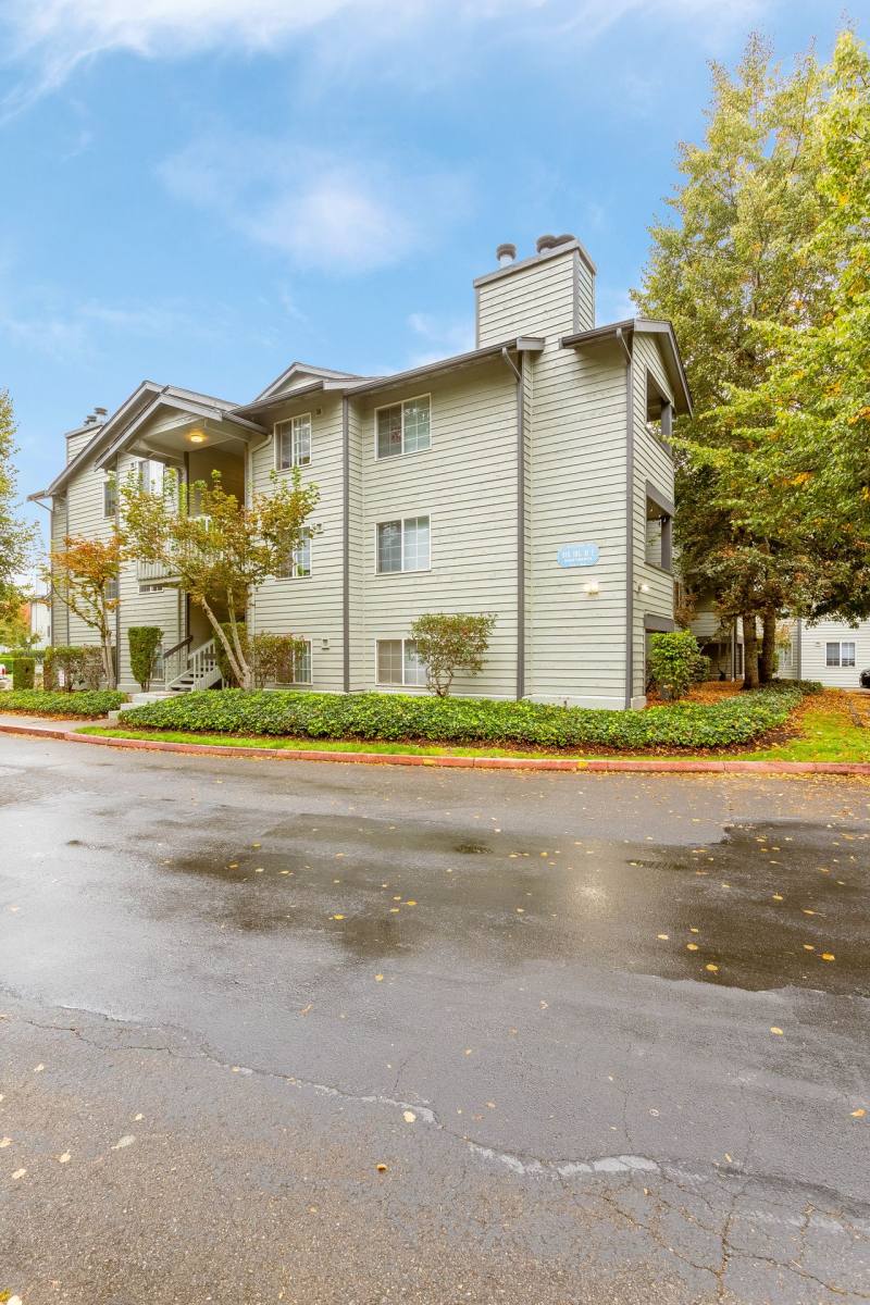 Apartment for rent at 804 100th St Court E, Tacoma, WA 98445