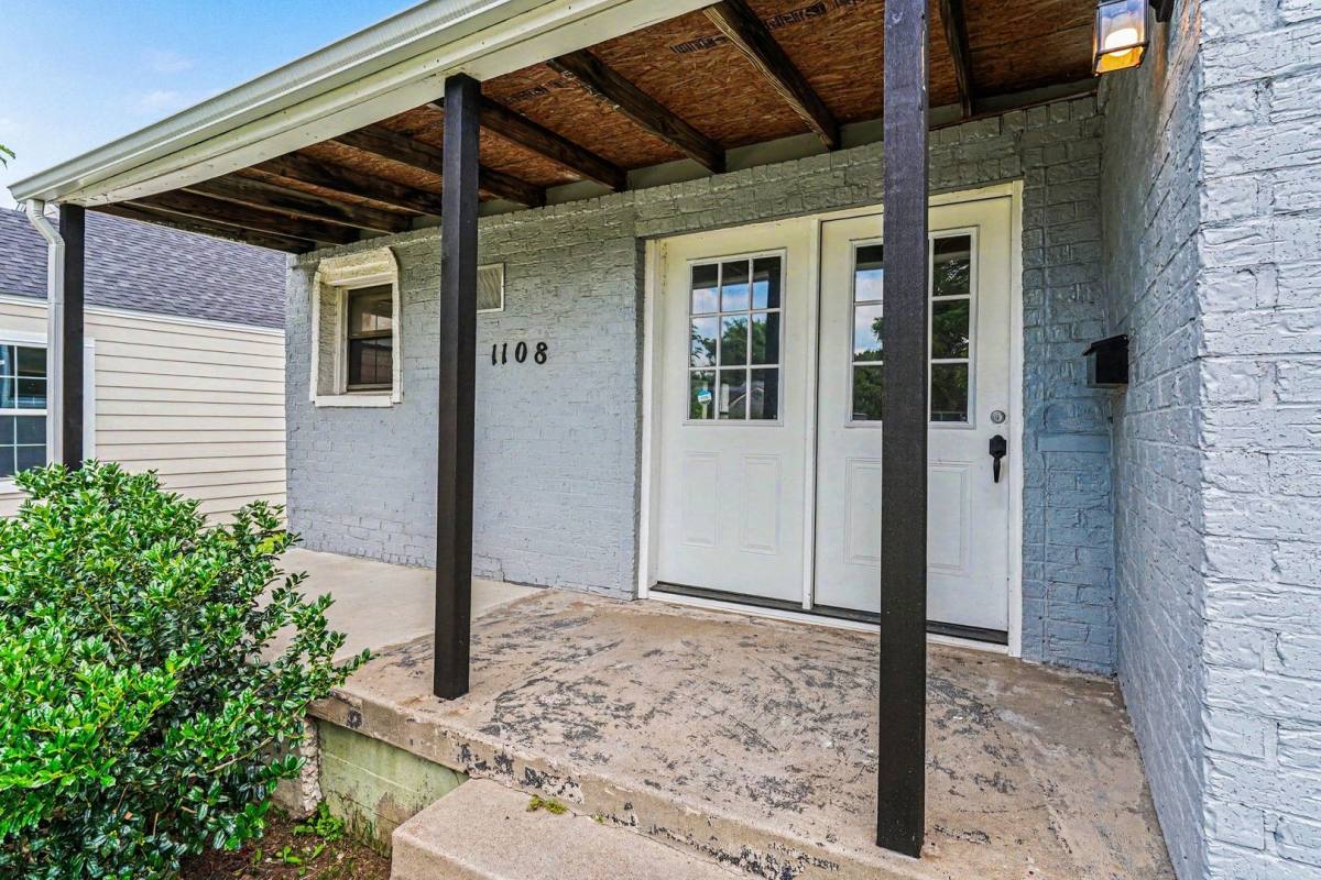 House for rent at 1108 E Robert St, Fort Worth, TX 76104