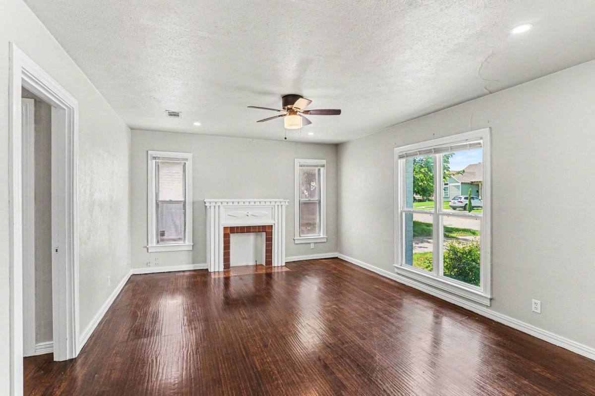 House for rent at 1108 E Robert St, Fort Worth, TX 76104