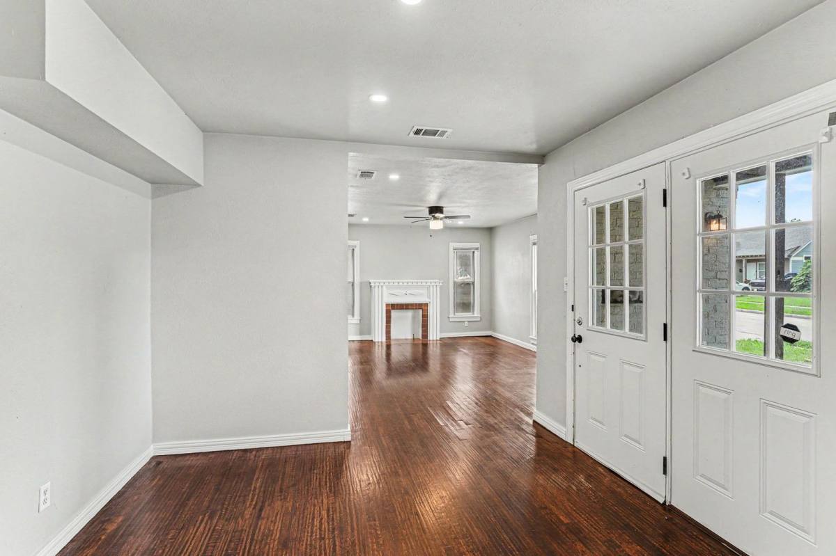 House for rent at 1108 E Robert St, Fort Worth, TX 76104