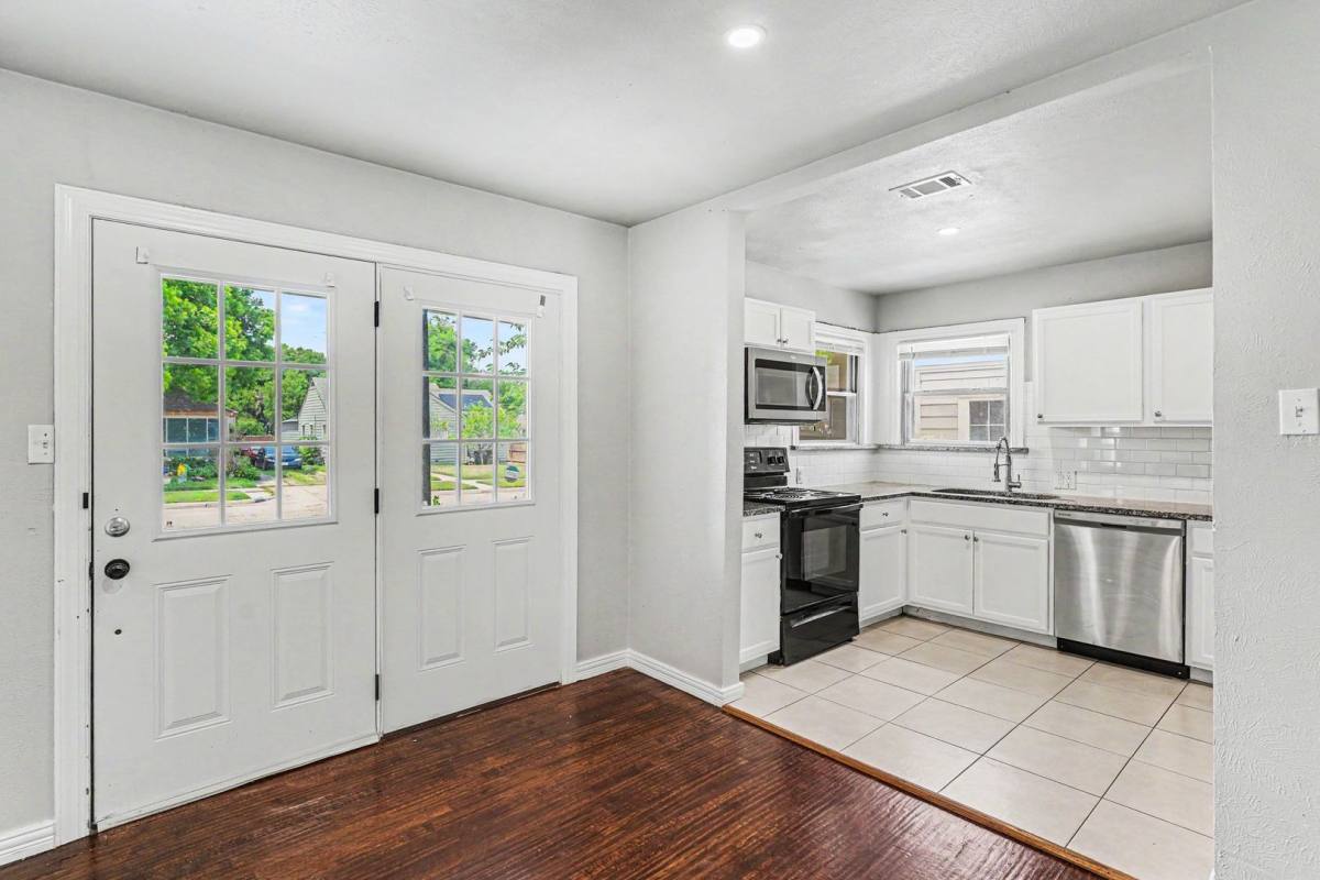 House for rent at 1108 E Robert St, Fort Worth, TX 76104