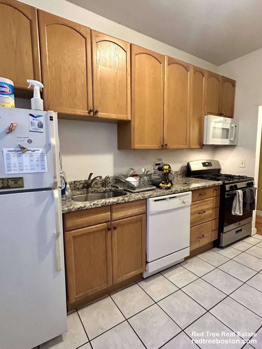 Apartment for rent at 1706 Commonwealth Ave #24, Brighton, MA 02135