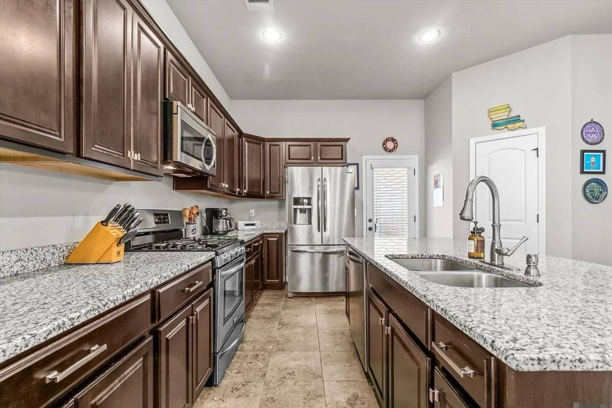 Townhouse for rent at 8624 Arabella Ave, Baton Rouge, LA 70820