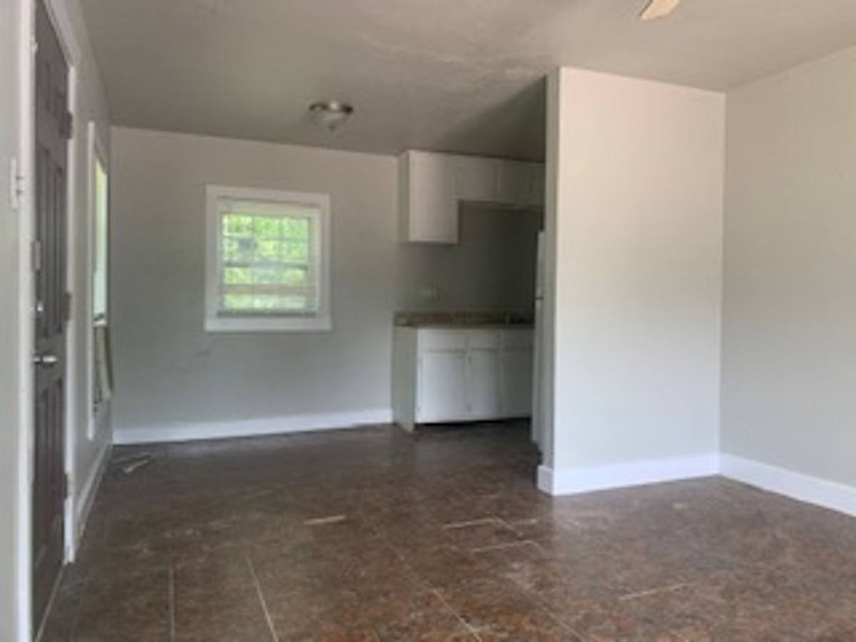 Townhouse for rent at 807 Bowie St, Arlington, TX 76012