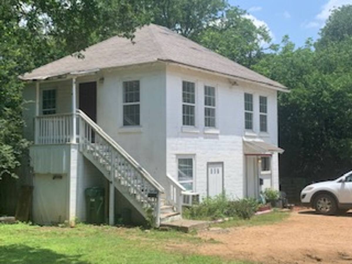 Townhouse for rent at 807 Bowie St, Arlington, TX 76012