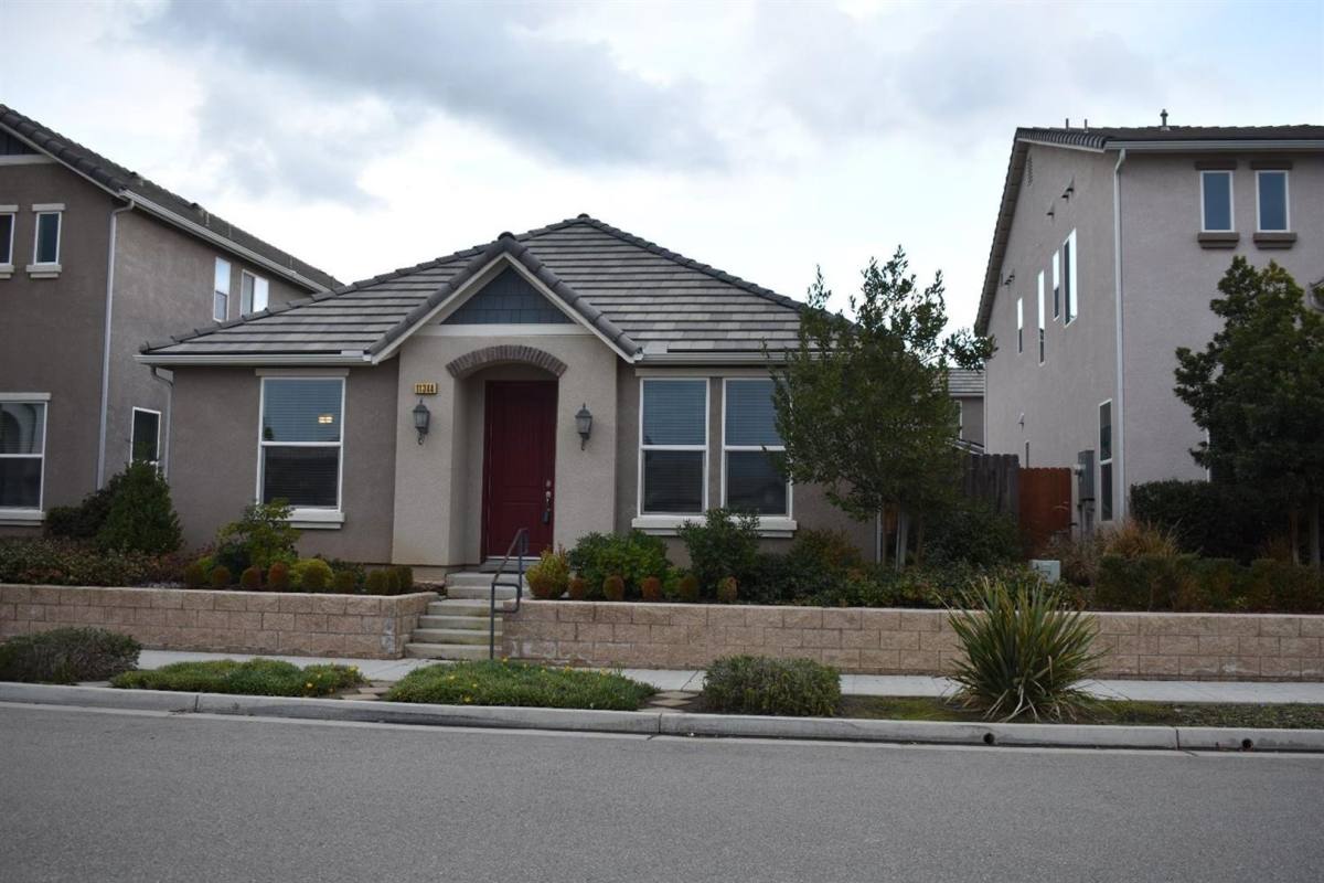 House for rent at 11344 N Garden Sage Ave, Fresno, CA 93730