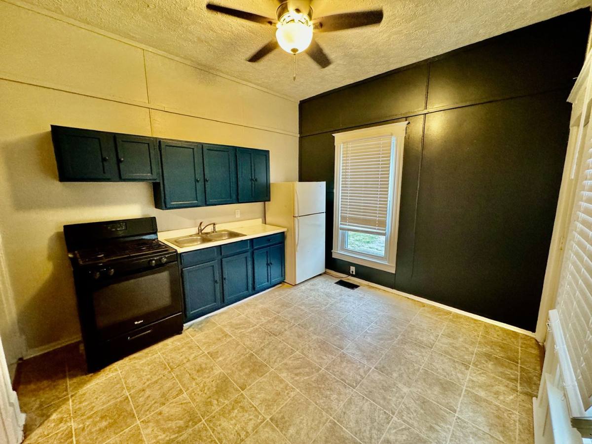 Apartment for rent at 2805 S 4th St, Louisville, KY 40208