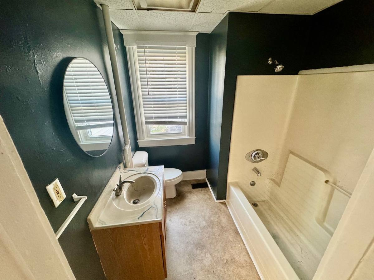 Apartment for rent at 2805 S 4th St, Louisville, KY 40208