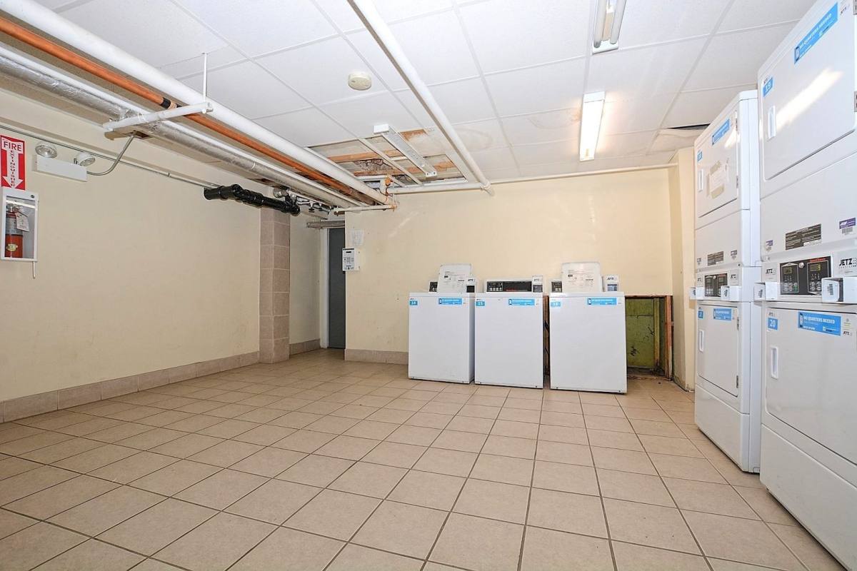 Apartment for rent at 7200 S Coles Ave, Chicago, IL 60649