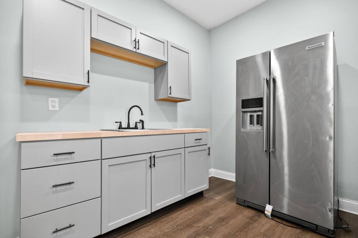 Apartment for rent at 3356 W 44th St, Cleveland, OH 44109