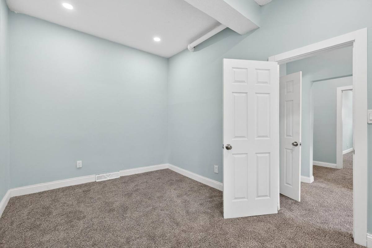 Apartment for rent at 3356 W 44th St, Cleveland, OH 44109