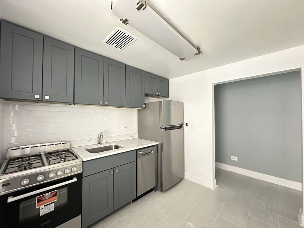 Apartment for rent at 6709 California #DN-G, Chicago, IL 60645