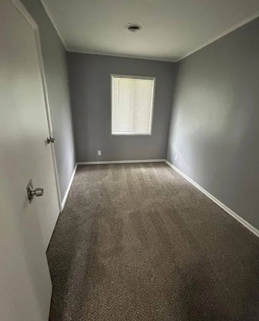 House for rent at 802 St Thomas Lane, East Saint Louis, IL 62206