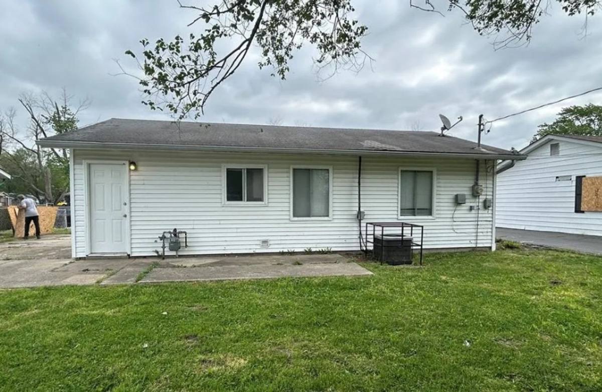 House for rent at 802 St Thomas Lane, East Saint Louis, IL 62206