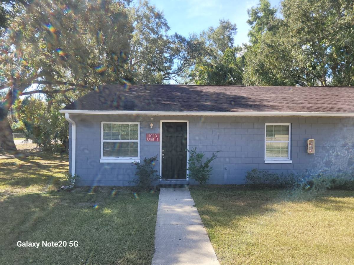 Apartment for rent at 1013 Beecher St, Leesburg, FL 34748