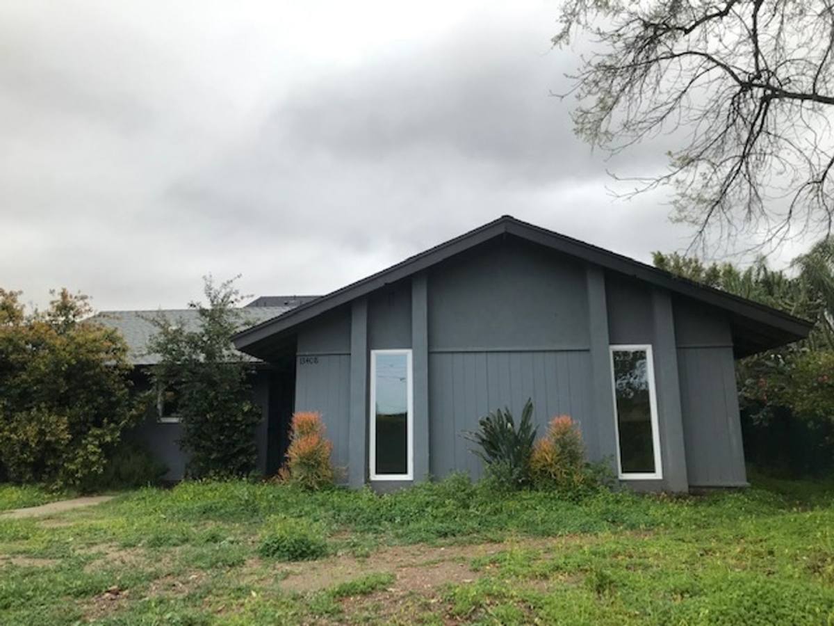 Apartment for rent at 13408 Glenoaks Blvd, Sylmar, CA 91342