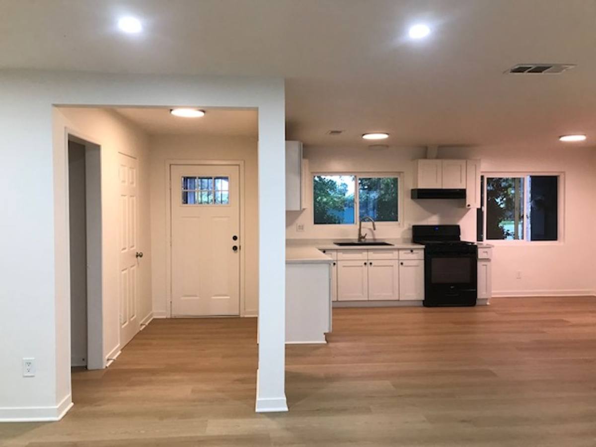 Apartment for rent at 13408 Glenoaks Blvd, Sylmar, CA 91342