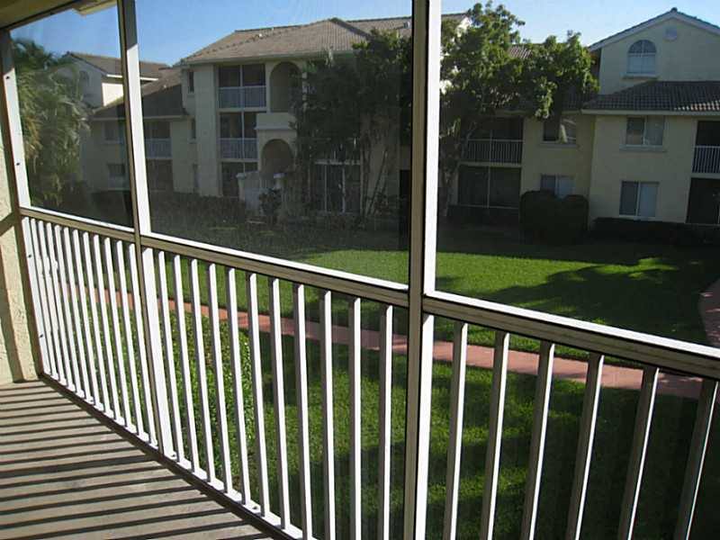 Apartment for rent at 19216 Glenmoor Dr, West Palm Beach, FL 33409