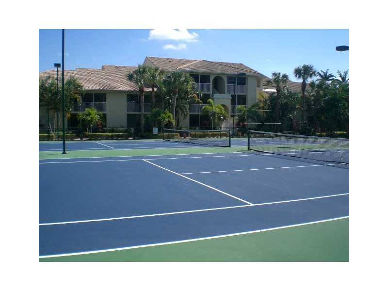 Apartment for rent at 19216 Glenmoor Dr, West Palm Beach, FL 33409