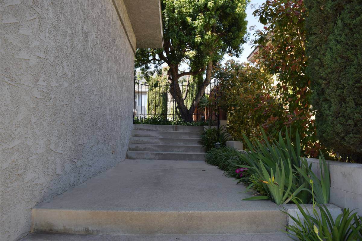 Apartment for rent at 73 Esperanza Ave, Sierra Madre, CA 91024