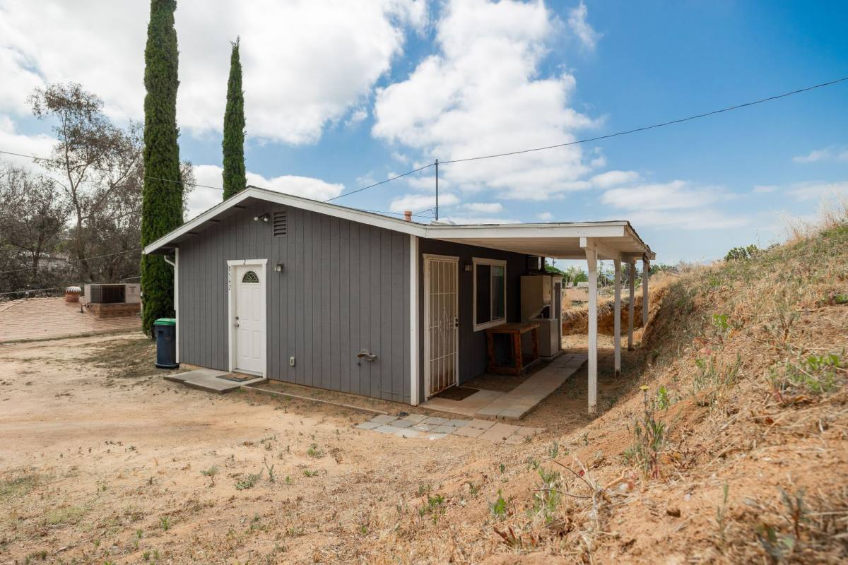 House for rent at 8542 Winter Gardens Blvd, Lakeside, CA 92040
