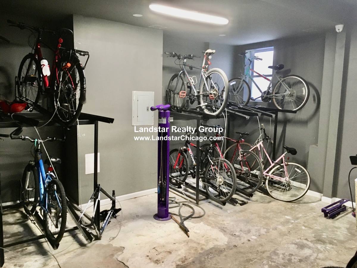 Apartment for rent at 1627 Humboldt #1D, Chicago, IL 60647