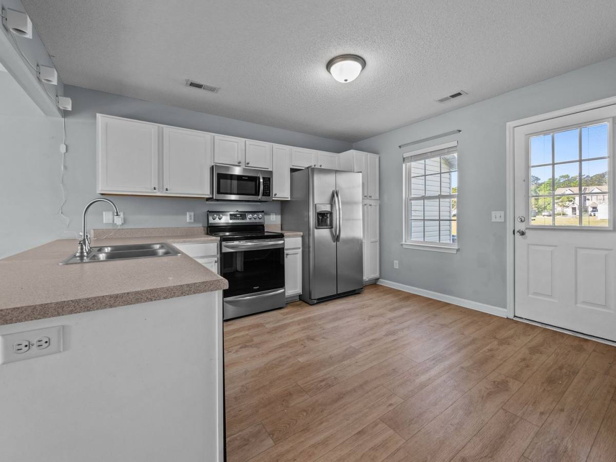 Townhouse for rent at 200 Lanieve Court, Hubert, NC 28539