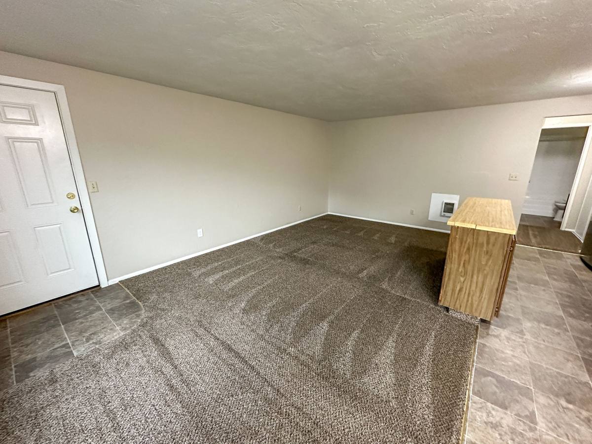 Apartment for rent at 1250 Wallace Rd NW, Salem, OR 97304