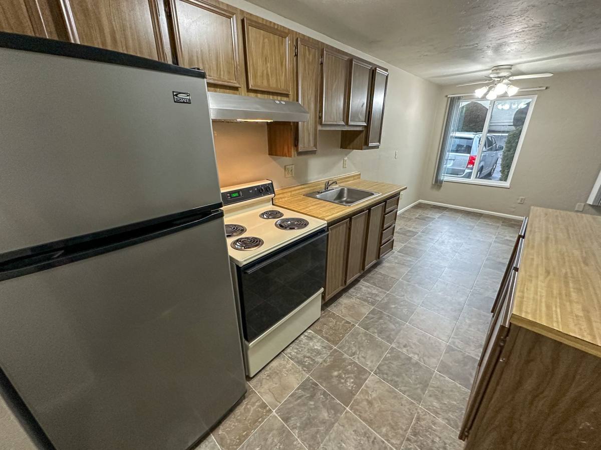 Apartment for rent at 1250 Wallace Rd NW, Salem, OR 97304